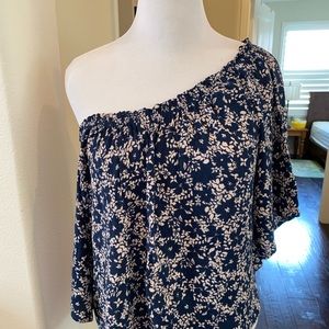 Sale!!Flower flow top